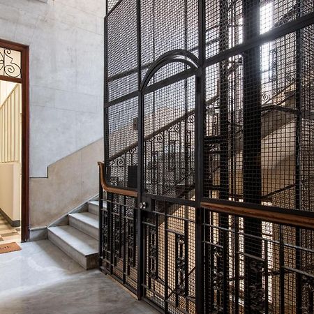 Casa Rorro' Nei Pressi Di Via Roma By Wonderful Italy Palermo Exterior foto